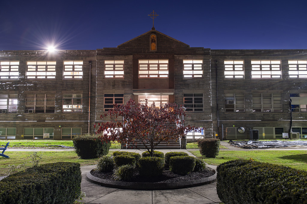 MANOR STUDENT-ATHLETES NAMED TO THE COLLEGE&rsquo;S SPRING 2022 SEMESTER DEAN&rsquo;S LIST